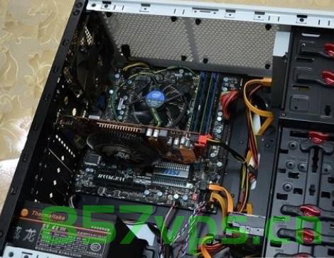 出电脑主机电源（电脑主机电源坏了是什么原因），电脑主机电源故障解析，原因与解决方案，电脑主机电源故障解析，原因、解决方案及电源损坏原因探究，电脑主机电源故障解析，原因、解决方案及损坏原因深入探究 第2张