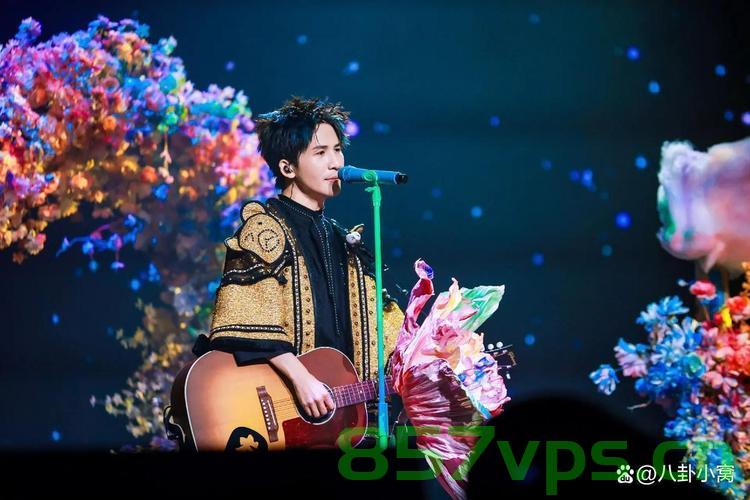 大张伟杭州演唱会，炫酷舞台秒变Cosplay秀场智能免费问答EasyAI m.857vps.cn，大张伟杭州演唱会，炫酷舞台与Cosplay秀场的完美融合——智能问答体验分享，大张伟杭州演唱会，炫酷舞台与Cosplay秀场融合，智能问答体验分享 第2张