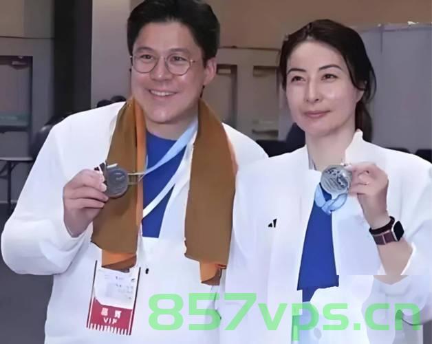 郭晶晶夫妇参观山东舰，体验枪械操作，军民融合的深度之旅智能免费问答EasyAI m.857vps.cn，郭晶晶夫妇探秘山东舰，军民融合深度之旅体验枪械操作，郭晶晶夫妇探秘山东舰，军民融合深度之旅体验枪械操作之旅