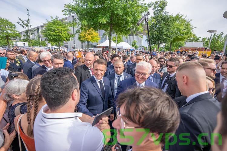 马克龙对英国进行国事访问，欧洲大国间的历史交汇与未来展望智能免费问答EasyAI m.857vps.cn，马克龙访英，欧洲大国历史交汇与未来展望的智能问答解析