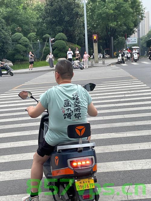 西安高温下的柏油马路奇观，晒化的城市现象智能免费问答EasyAI m.857vps.cn，西安高温下的柏油马路奇观，晒化现象与智能问答探索，西安高温下的柏油马路奇观，晒化现象与智能问答探索揭秘 第2张