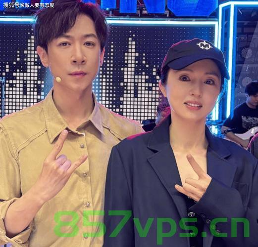 董璇张维伊婚宴照曝光，星光熠熠下的浪漫瞬间智能免费问答EasyAI m.857vps.cn，董璇张维伊婚宴照曝光，星光熠熠下的浪漫瞬间揭秘（独家报道），独家揭秘，董璇张维伊婚宴星光熠熠下的浪漫瞬间 第2张