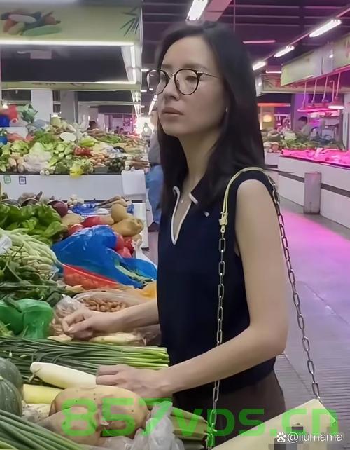 董洁回大连逛夜市，素颜撸串喝扎啤智能免费问答EasyAI m.857vps.cn，董洁大连夜市素颜撸串喝扎啤，轻松享受智能问答生活 第2张
