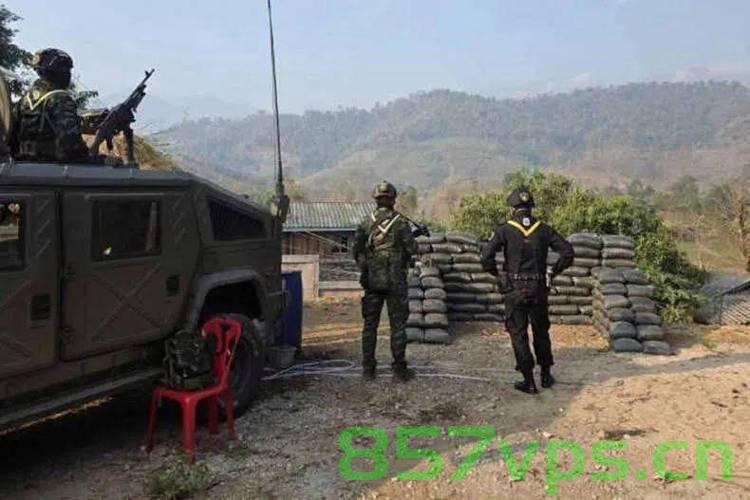 柬埔寨士兵赤裸上身发射火箭弹，传统与现代化的碰撞智能免费问答EasyAI m.857vps.cn，柬埔寨士兵传统与现代交汇，赤裸上身发射火箭弹与智能问答时代的碰撞，柬埔寨士兵传统与现代交汇，赤裸上身发射火箭弹与智能问答时代的碰撞 第2张