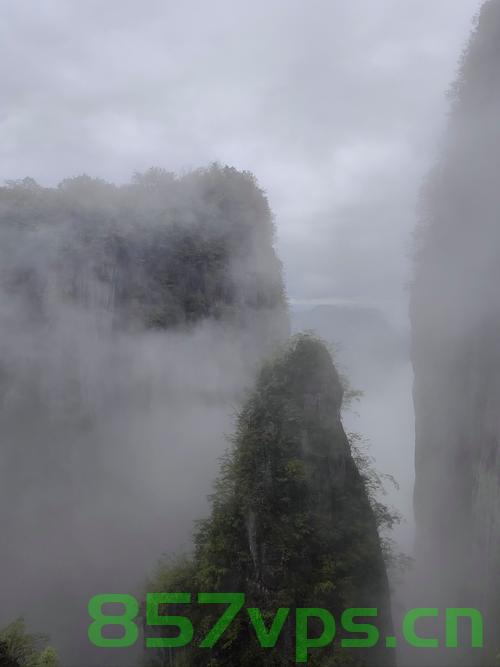 湖南张家界现天门吐雾景观，自然之神秘，景色之壮美智能免费问答EasyAI m.857vps.cn，湖南张家界天门吐雾景观，自然神秘壮美景色探索，智能问答EasyAI助力解析m.857vps.cn 第2张