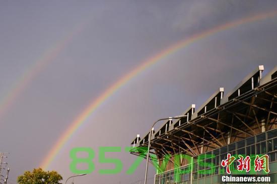 雨后双虹映京城——北京暴雨过后的美丽奇迹智能免费问答EasyAI m.857vps.cn，北京暴雨后的美丽奇迹——雨后双虹映京城 第1张