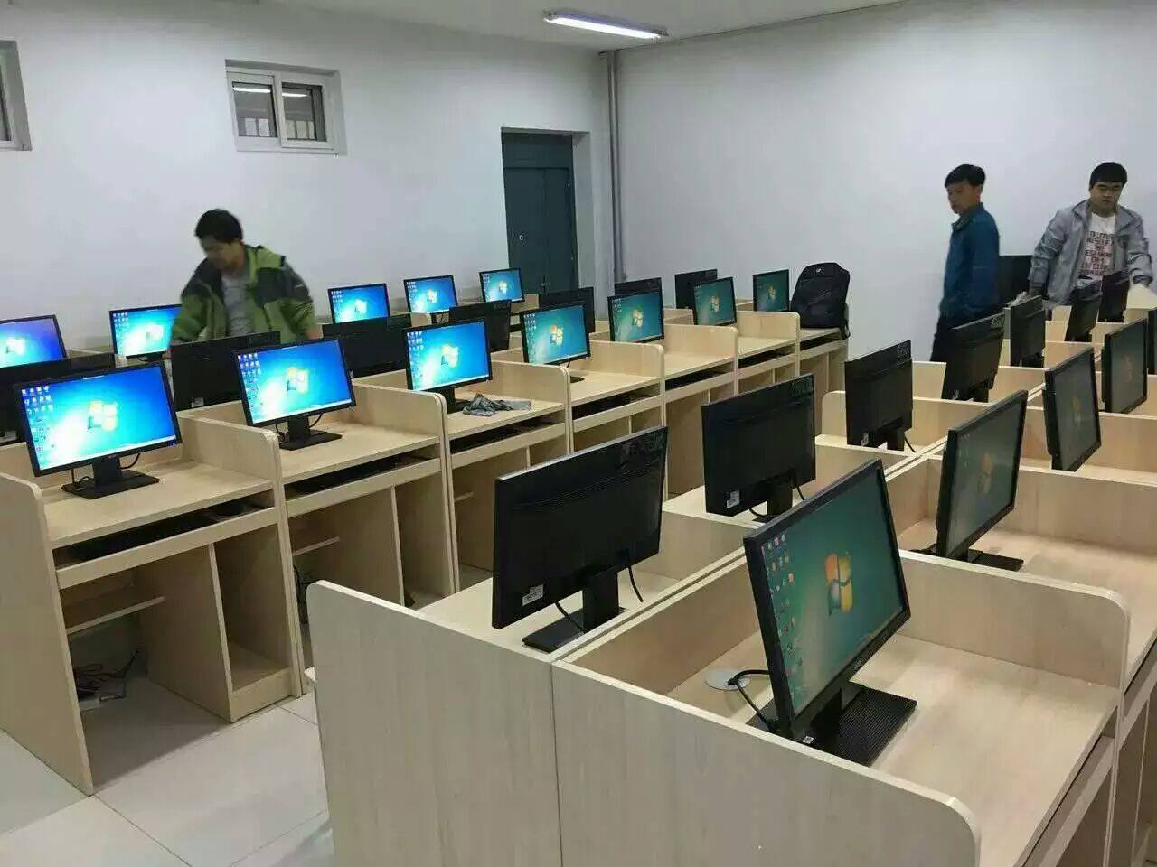 大学计算机教室使用的云服务器吗的简单介绍，大学计算机教室使用的云服务器简介，大学计算机教室使用的云服务器简介，功能与应用概述