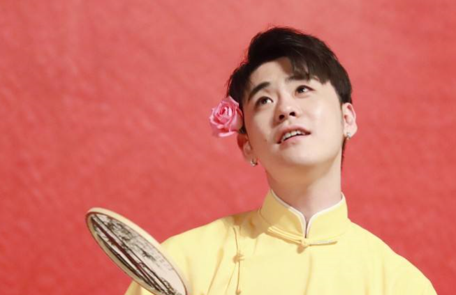 张云雷粉丝挤爆两家杂志服务器的简单介绍，张云雷粉丝热潮挤爆杂志服务器，揭秘背后的故事