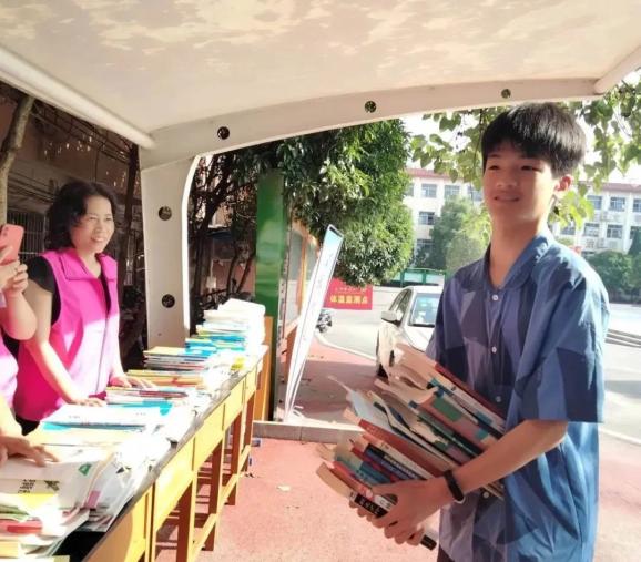 包含乐平市第三中学服务器托管的词条，乐平市第三中学服务器托管概况