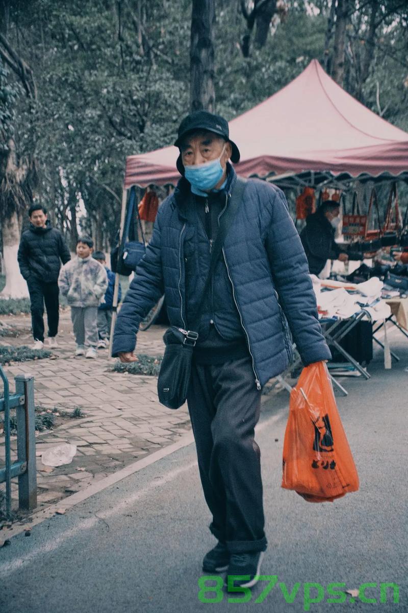 小年云服务器（小年app是否为正品），小年云服务器及APP的正品性探讨，小年云服务器及APP的正品性探讨，是正品还是仿冒？，小年云服务器及APP的正品性探讨，是正品还是仿冒品？