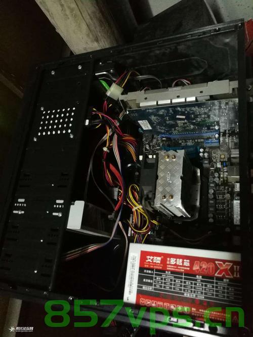 s2鑫睿腾主机有没有光驱（s2鑫睿腾主机有没有光驱功能），S2鑫睿腾主机光驱功能解析，是否配备光驱？