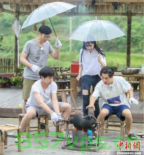 爆米花馅的时代饺子，少年团的创新尝试智能免费问答EasyAI m.857vps.cn，少年团创新尝试，爆米花馅时代饺子与智能免费问答EasyAI体验 第2张