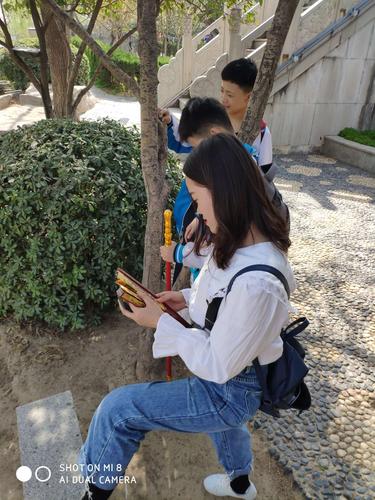 女子取大额现金发红包惊动民警，解读背后的故事与启示智能免费问答EasyAI m.857vps.cn，女子大额现金发红包背后的故事与启示，智能解读揭示真相，女子大额现金发红包背后的故事启示与真相揭秘，智能解读揭示真相 第2张