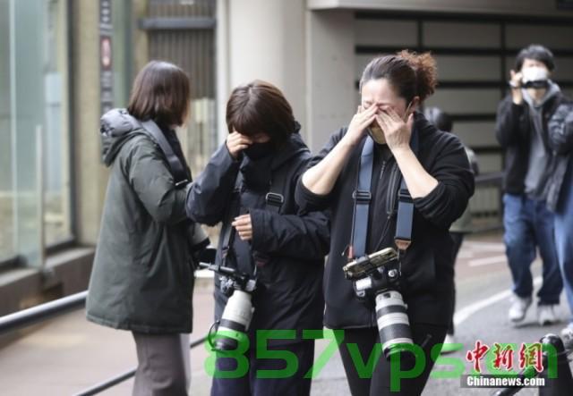 陪伴八年的阿姨辞职，店主含泪道别智能免费问答EasyAI m.857vps.cn，店主含泪送别陪伴八年的阿姨，离别之际，情感深深，店主含泪送别，陪伴八年的阿姨辞职，情感深厚的离别时刻，店主含泪送别，陪伴八年的阿姨辞职，情感深厚的离别时刻