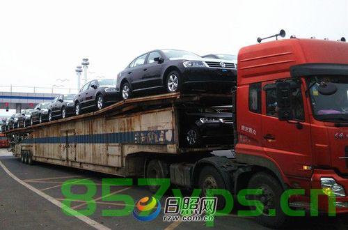 巨无霸货车的优雅前行，一次不同寻常的运输之旅智能免费问答EasyAI m.857vps.cn，巨无霸货车的优雅前行，智能运输之旅探索