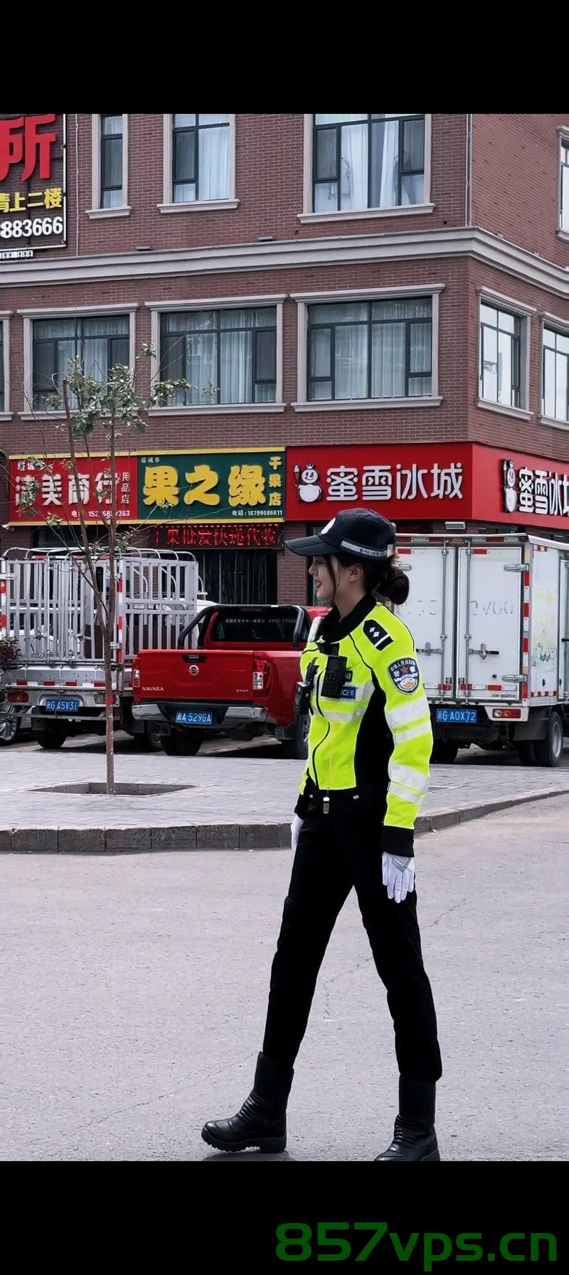 新疆交警魔性短视频走红，交通安全宣传的新风尚智能免费问答EasyAI m.857vps.cn，新疆交警魔性短视频走红，交通安全宣传新风尚的智能问答风潮