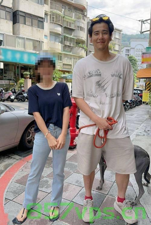 网友偶遇彭于晏与女生遛狗，星光下的温馨瞬间智能免费问答EasyAI m.857vps.cn，彭于晏与女生遛狗温馨瞬间被网友偶遇，星光下的浪漫画面曝光，网友偶遇彭于晏与女生遛狗温馨瞬间，星光下的浪漫画面曝光，网友偶遇彭于晏与女生遛狗温馨瞬间，星光下的浪漫画面曝光，网友偶遇彭于晏与女生遛狗温馨瞬间，星光下的浪漫画面曝光，网友偶遇彭于晏与女生遛狗温馨瞬间，星光下的浪漫画面引发网友热议，网友偶遇彭于晏与女生遛狗温馨瞬间，星光下的浪漫画面引发网友热议和热议猜测 第2张