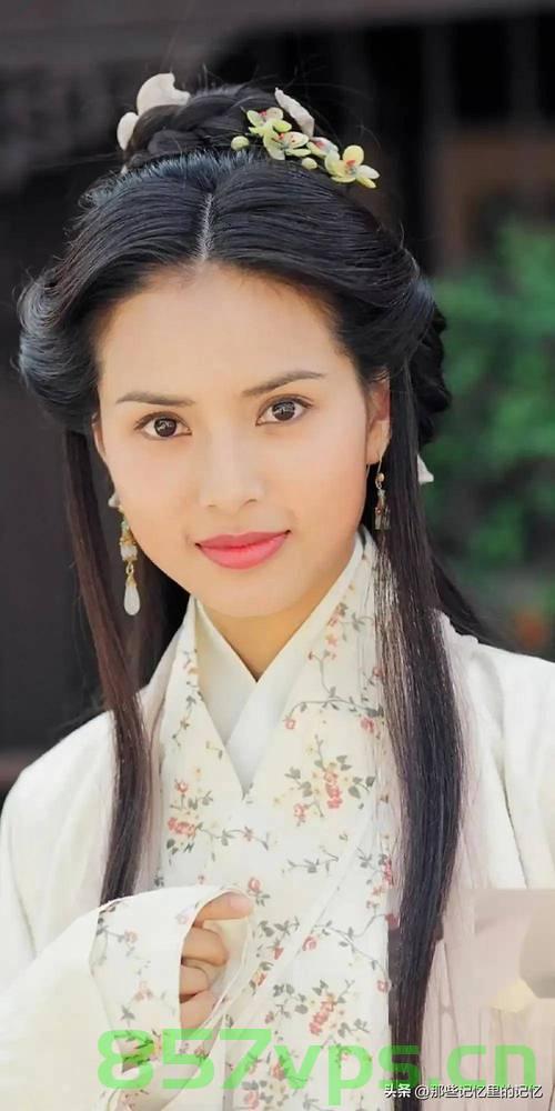 李若彤演短剧被指自降身价，本人回应展现大气与坦然智能免费问答EasyAI m.857vps.cn，李若彤回应演短剧被指自降身价，展现坦然与大气，李若彤回应演短剧被指自降身价，展现坦然大气态度