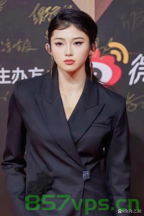 吴艳妮新造型酷似阿丽塔战斗天使，跨越现实与幻想的时尚魅力智能免费问答EasyAI m.857vps.cn，吴艳妮新造型惊艳，现实与幻想交融的时尚魅力——阿丽塔战斗天使风格智能问答解析（来自EasyAI m.857vps.cn） 第2张