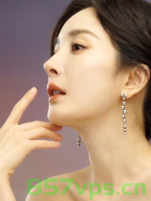 女演员戴高价耳环引质疑，官方迅速介入调查智能免费问答EasyAI m.857vps.cn，女演员戴高价耳环引发争议，官方迅速介入调查，智能免费问答平台跟进报道 第1张