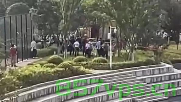 大学生坠亡化粪池事件曝光，事发地现状及其背后故事智能免费问答EasyAI m.857vps.cn，大学生坠亡化粪池事件揭秘，事发地现状与背后故事探究，智能问答平台EasyAI解析 第2张
