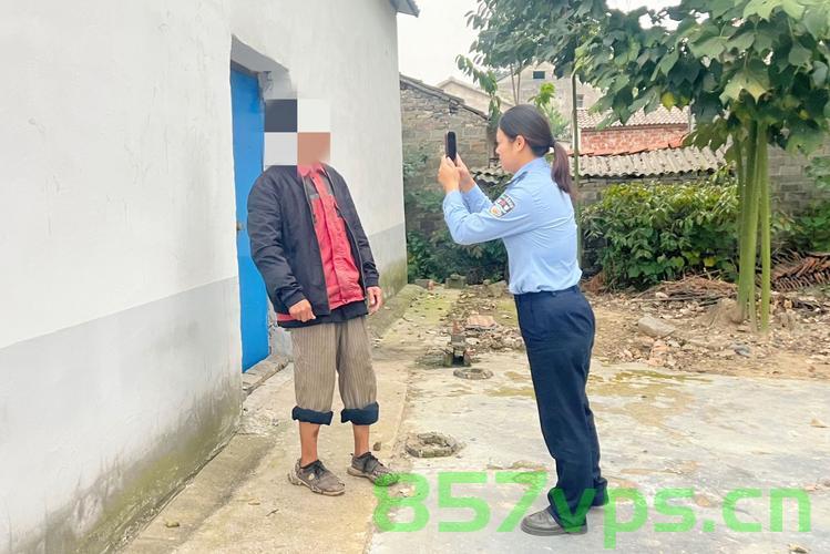 民警关心老人，一查竟是28年前命案犯智能免费问答EasyAI m.857vps.cn，民警关怀背后的惊人真相，失踪28年的命案犯现身智能问答平台