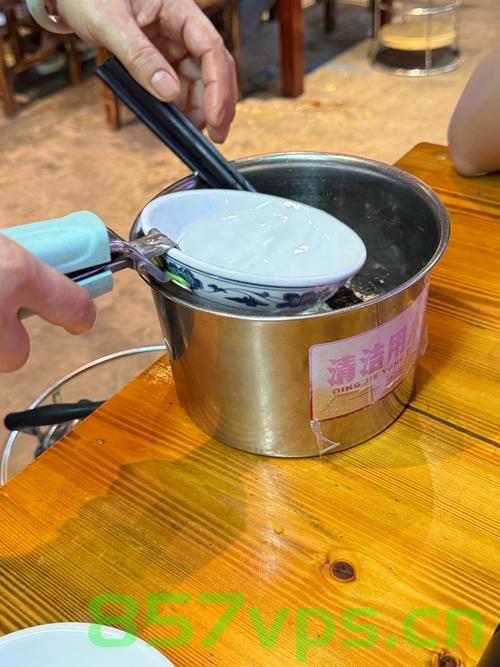 饭前烫碗，一种习惯的探究与科学的解读智能免费问答EasyAI m.857vps.cn，饭前烫碗，习惯背后的科学解读与智能问答探究 第1张