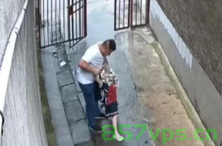 街道办回应男子拖拽女童进小巷，坚决维护儿童安全，守护社区正义智能免费问答EasyAI m.857vps.cn，街道办坚决维护儿童安全，回应男子拖拽女童事件，守护社区正义行动启动，街道办回应男子拖拽女童事件，坚决维护儿童安全，启动守护社区正义行动，智能问答助力维权行动启动 第1张