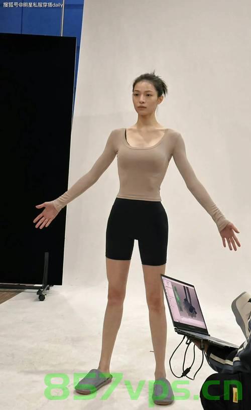 钟楚曦秀手臂肌肉线条，力量与柔美的完美结合智能免费问答EasyAI m.857vps.cn，钟楚曦手臂肌肉线条，力量与柔美的完美融合——智能问答解析，钟楚曦手臂肌肉线条，力量与柔美的完美融合——智能问答解析探究 第1张