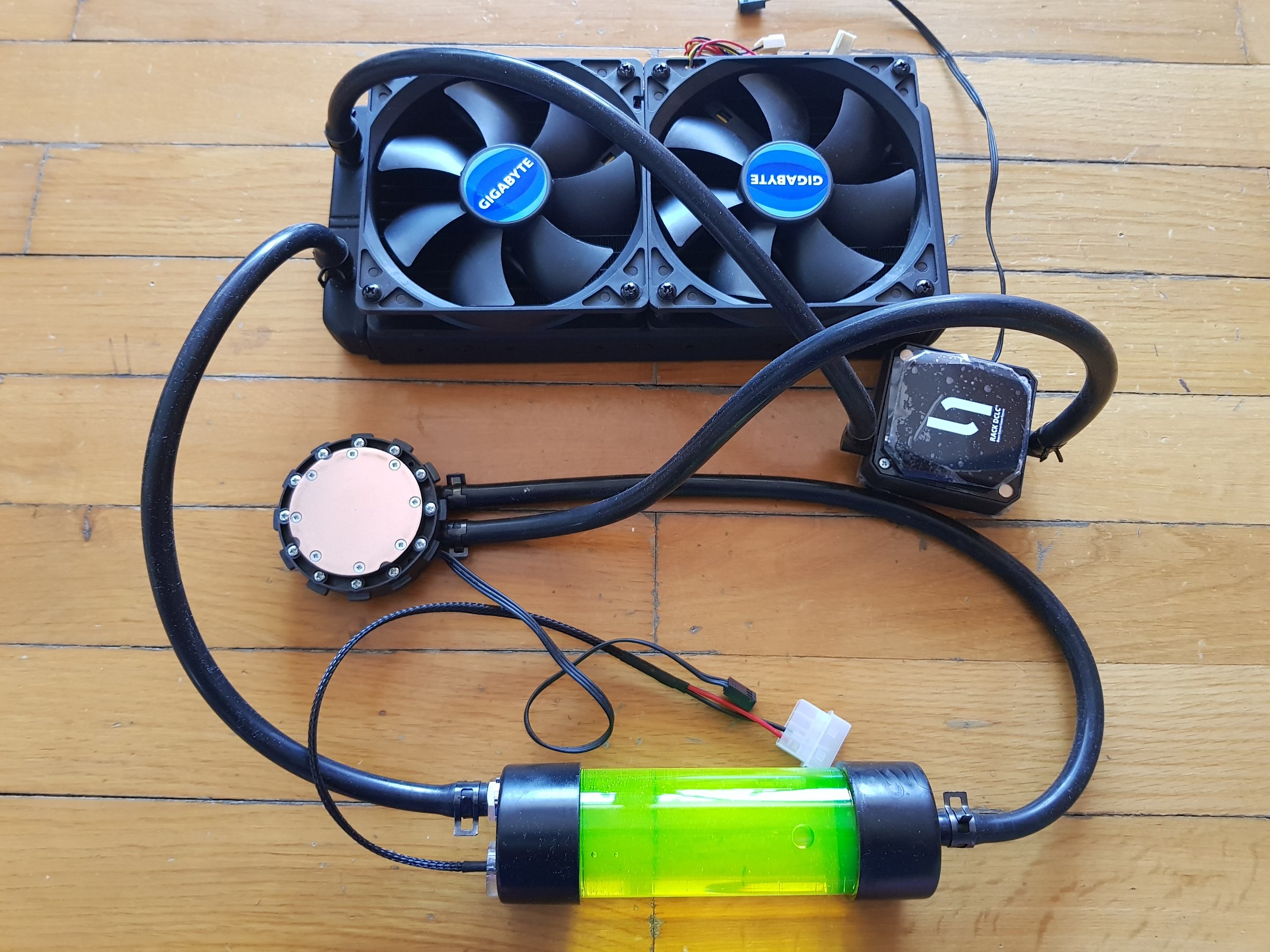 云服务器散热器定制的简单介绍，云服务器散热器定制简述，云服务器散热器定制简介及概述，云服务器散热器定制概览，简介、特点与应用