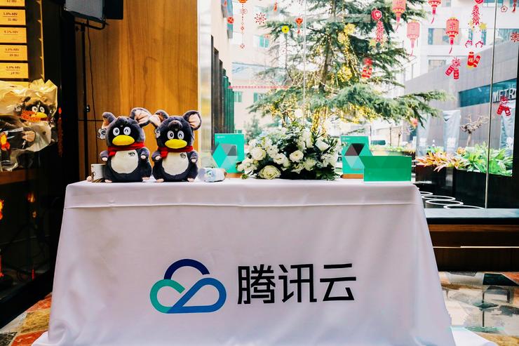 腾讯香港云服务器可以私服网站么(腾讯云 香港服务器 可以搭梯子吗)，腾讯香港云服务器与私服网站及搭梯子的可能性探讨，腾讯香港云服务器与私服网站及搭梯子的探讨，可能性分析与实践探讨 第2张