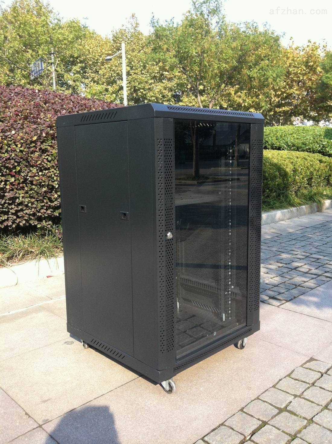 磐安服务器机柜租赁价格(磐安服务器机柜租赁价格查询)，磐安服务器机柜租赁价格详解及查询指南 第1张