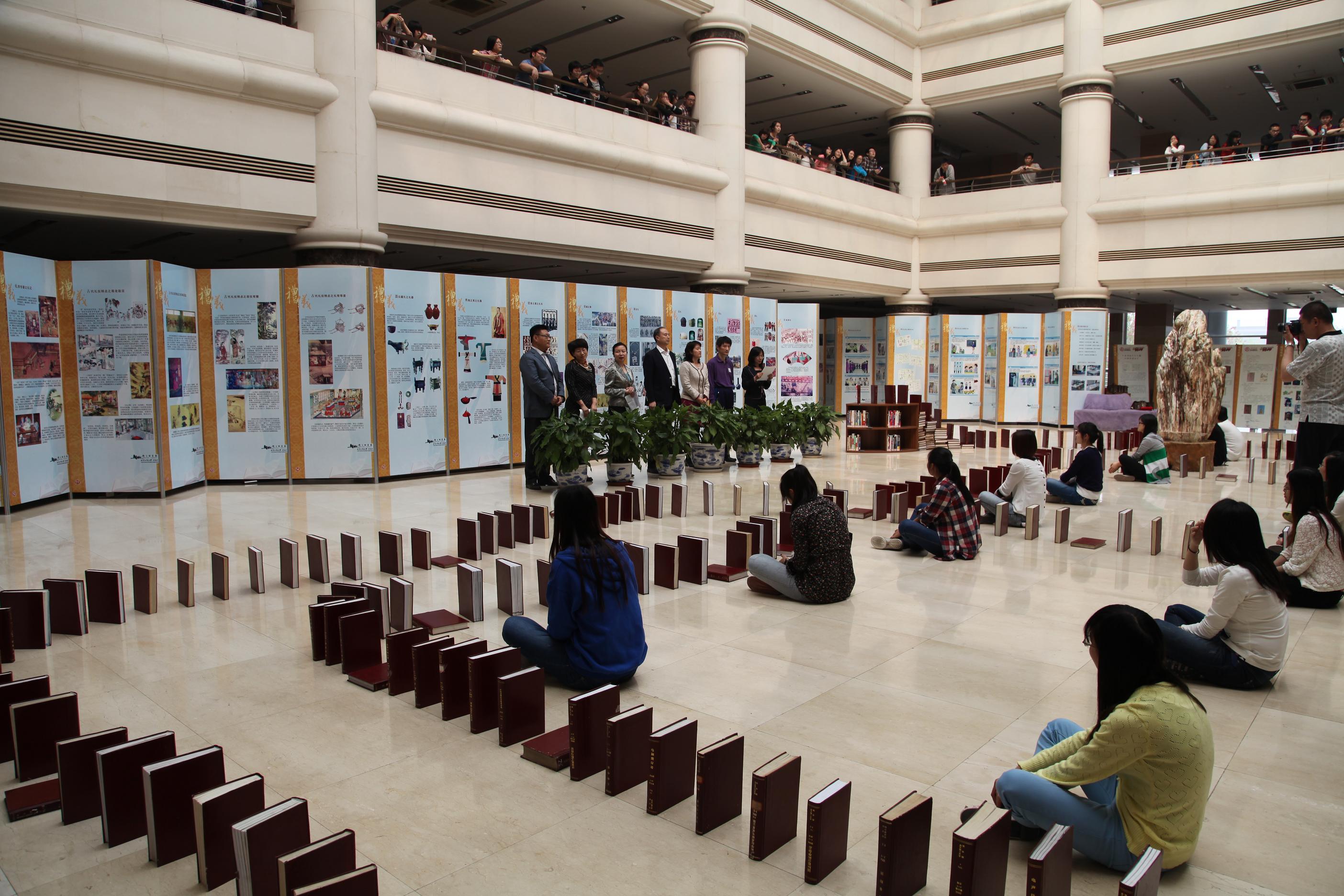 云南工商学院图书馆服务器(云南工商学院图书馆开放时间)，云南工商学院图书馆服务器及开放时间简介